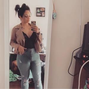 Meet your Posher, Codylee-anne